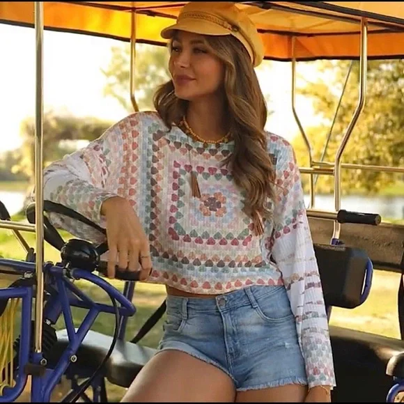 LAST ONE: Ultra comfortable soft women’s crop angel sleeve summer top - Picture 3 of 4